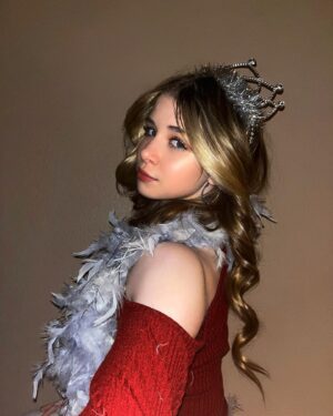 Savannah Kristich Instagram - 16 wishes 🎈
