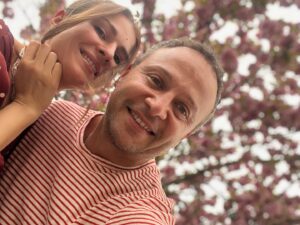 Sawsan Arsheed Instagram - Love is the closest thing we have to magic ❤️❤️❤️ #happiness #love #friendship #springtime #goodvibes #hope #france #syrianactress  @maximkhalil1