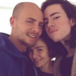 Sawsan Arsheed Instagram – معكون برجع بضحك ضحكة طفولتي بترجعوني بنت عمري ست سنين بلا ولا شي مجرّد بنت صغيرة بدها تلعب وتضحك وتحب وتحلم …بحبكووووووون  @megaarsheed 🥰😘. @jameel_arsheed 😘🥰. #love #familytime #brother #happiness #peace #happynewyear #2020 #hope #syrien #actress #troyes #france🇫🇷 ❤️❤️❤️