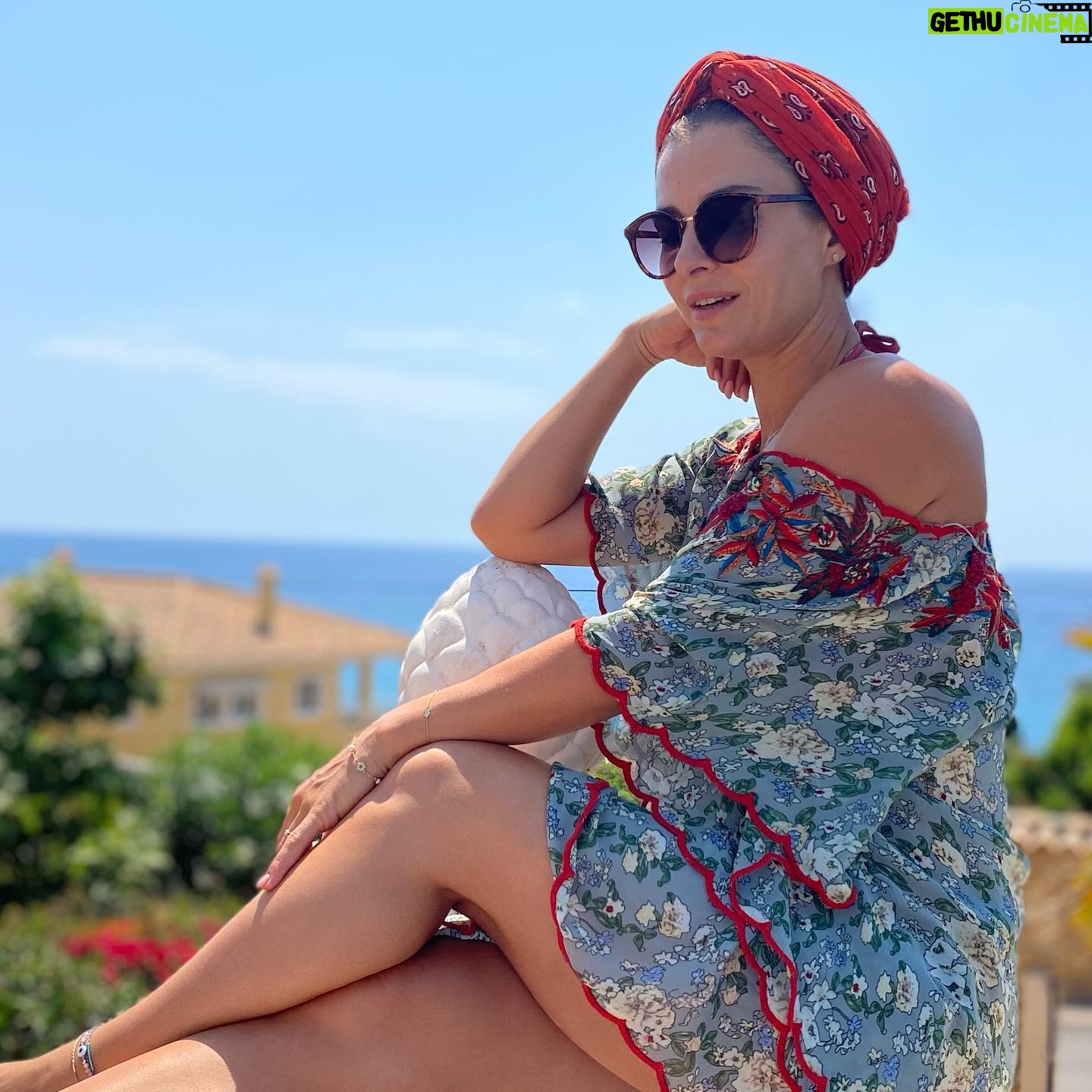 Sawsan Arsheed - 15.2K Likes - #summervibes #peace #love #españa🇪🇸 #goodmorning Taken by @megaarsheed ❤️❤️❤️ #syrianactress