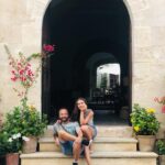 Sawsan Arsheed Instagram – ليحب أحدكما الآخر، ولكن لا تجعلا من الحب قيداً ،بل إجعلاه فضاءً رحباً تحلّق فيه أرواحكما 
مساكم محبّة ياطيبين.  #happiness #love #family #husband #peace #syrian #actor #actress #espagne #mallorca🌴 #goodtimes @maximkhalil1  Taken by @megaarsheed