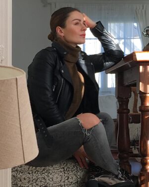 Sawsan Arsheed Instagram - الأمل في داخلي مازال ينبض بالحياة ...صباحكون أمل ❤️❤️❤️. #hope #love #peace #goodmorning #actress #syrien  Thanks habiby @maximkhalil1 📷📷📷