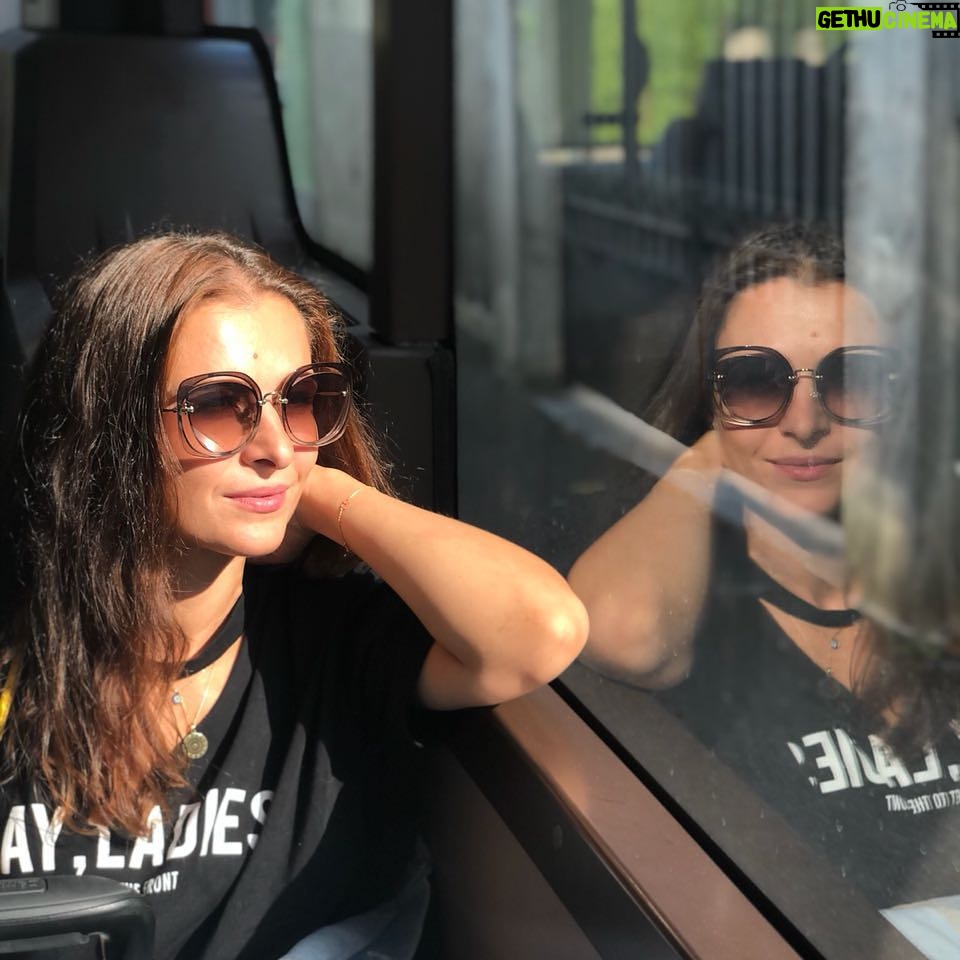 Sawsan Arsheed - 14.9K Likes - مازلت حيّاً، وأؤمن بأني سأجد الطّريق يوماً ما إلى ذاتي ...إلى حلمي ...إلى ماأريد .
محمود درويش. #france🇫🇷 #love #hope #peace #syrian #actress thanks habiby @maximkhalil1 for this photo