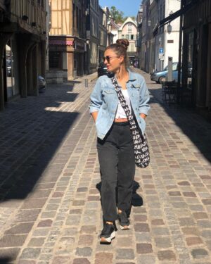 Sawsan Arsheed Instagram - سلام على الذين لاتبدلهم حياة ولا تفرقهم طرق ولا تغيرهم ظروف.  #love #life #hope #goodmorning #france🇫🇷 #syrian_actress #peace  Taken by @maximkhalil1 ❤️❤️❤️