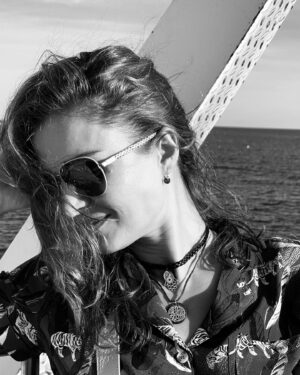 Sawsan Arsheed Instagram - #goodvibes #goodday #love #peace #actress #syrien #france🇫🇷 وعدت نفسي في عيدي أن أكون أنا لا أحد غيري وأن أضع رأسي على وسادتي مطمئنة مليئة بالرضى والمحبة و امنيات سلام للبشر ❤️❤️❤️نهاركون حلو متل قلوبكون  Taken by @maximkhalil1