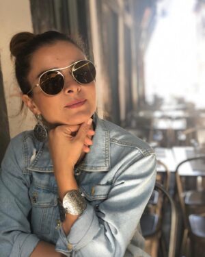 Sawsan Arsheed Instagram - سلام على الذين لاتبدلهم حياة ولا تفرقهم طرق ولا تغيرهم ظروف.  #love #life #hope #goodmorning #france🇫🇷 #syrian_actress #peace  Taken by @maximkhalil1 ❤️❤️❤️