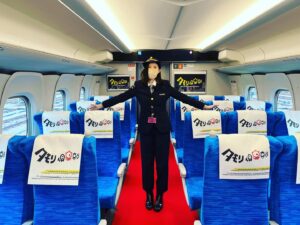 Saya Ichikawa Instagram - 圧巻の景色
制服がつんつるてんでも
今夜、ついにドクターイエローに乗車！
⁡
「タモリ倶楽部」
3月3日　24:20〜
⁡
ヘッドレストカバー、もらい忘れました…