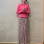 Saya Ichikawa Instagram - 酷道(酷い国道)を紹介する「酷ドライブ」、こんや放送です。初回は３大酷道の一つ、国道425号線を走破します！隧道、ダム、倒木、滝、とスリル満点でした。 お時間許す方はぜひご覧くださいませ ⁡ 8月15日 21:00〜21:55 BSフジ「酷ドライブ〜険しすぎて美しい国道の旅〜」 ⁡ #トップス @lautashi #スカート @leurlogetteofficial #ピアス#リング @graey_official #スタイリング @kanna_manabe #ヘアメイク @nozomi.hairandmakeup ⁡