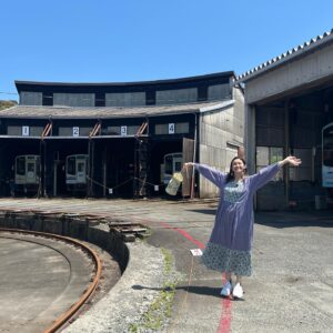 Saya Ichikawa Instagram - ⁡
麺鉄、新作！新緑の静岡を旅します。天浜線はもちろん、久々の遠鉄が最高でした。好み。
⁡
今夜の「衝動」は、47都道府県の米を一気に食べる！です。すごい光景でした。
⁡
かけクラは天気xクラシックの最後。
そして今日の午後からは青森で公開収録！いらっしゃるみなさま、お待ちしております。
⁡
BS TBS「麺鉄」
6月25日 21:00〜23:00
⁡
テレ朝「衝動に駆られてみる」
毎週日曜 24:24〜
Tverで配信あり
⁡
BSテレ東「乗れない鉄道に乗ってみた」こちらも新作。鹿児島市電の芝刈り電車
6月27日 24:00
⁡
NHKfm 「x（かける）クラシック」
毎週日曜　１４：００〜１５：５０
毎週月曜　8:00〜
聴き逃しは らじるらじるにて
⁡
J-WAVE 「Orient Star TIME AND TIDE」
毎週土曜　２１時〜
@jwavetimeandtide 
聴き逃しはRadikoにて
⁡
#麺鉄 の #衣装 は
#ワンピース @pasand_by_nequittezpas
#ジャケット @uncrave_official
#シューズ @eknfootwear @quorinest 
#スタイリスト @kanna_manabe 
#ヘアメイク @hairmake_chibamariko