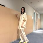Saya Ichikawa Instagram - アド街、東京駅八重洲口！丸の内側にはない味わいと哀愁が魅力な街。 どんなダジャレbgmが流れるのか楽しみ そして、パリを巡った「恋するパリガイド」のオンエアや、jwave TIME AND TIDEと NHKfmかけクラのレギュラー放送もあります。 お時間許す方ぜひ。 ⁡ ⁡ フジテレビ「恋する❤︎パリガイド」 ※関東ローカル 4/13 13:30〜 ⁡ 出没！アド街ック天国〜東京駅八重洲口〜 4/13 21:00〜 ⁡ J-WAVE 「Orient Star TIME AND TIDE」 毎週土曜　２１時〜 @jwavetimeandtide 聴き逃しはPodcast版やRadikoにて ⁡ NHKfm 「x（かける）クラシック」 毎週日曜　１４：００〜１５：５０ 毎週金曜　8:00〜 聴き逃しは らじるらじるにて ⁡ #衣装 は #アド街 #セットアップ #リブトップス @08sircus #ピアス @tedmuehling #ネックレス @brie_leon @JACK_JOAT #パンプス @giaborghini #スタイリング @kanna_manabe ⁡ ⁡ #パリ は #ピアス @brie_leon @jack_joat #ブレスレット@justindavis_jewels @jack_joat #バッグ@paola.nutti_official #スタイリスト @masacott__