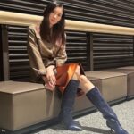 Saya Ichikawa Instagram - 日曜美術館！ 特集は「まなざしのヒント 特別展やまと絵」。東博のやまと絵展にて、やまと絵の楽しみ方を。 ⁡ 四大絵巻をあんなじっくり観られるなんて。 しかも先日展覧会を観に行ったばかりの山口晃さんの解説と共に。贅沢な時間でした。 白描画も最高だったー よく観てる番組なのでなお嬉しかったです お時間許すかたは是非。 ⁡ かけクラもあります！テーマはアキxクラシックです。23日にお届けするNHKクラシックの9時間の生放送特番についてもご紹介します… ⁡ NHK Eテレ「日曜美術館」 まなざしのヒント特別展やまと絵 11/12 9:00〜9:45 ⁡ NHKfm 「x（かける）クラシック」 毎週日曜　１４：００〜１５：５０ 毎週月曜　8:00〜 聴き逃しは らじるらじるにて ⁡ ⁡ #衣装 は #ジャケット @leinwande_official #スカート @musinsa_japan @recto_official #ブーツ @tela9official #ピアス #グリーンストーンリング@swarovski #シルバーリング @caki.jewelry #スタイリスト　@masacott__ #ヘアメイク　@nozomifujimoto.hm