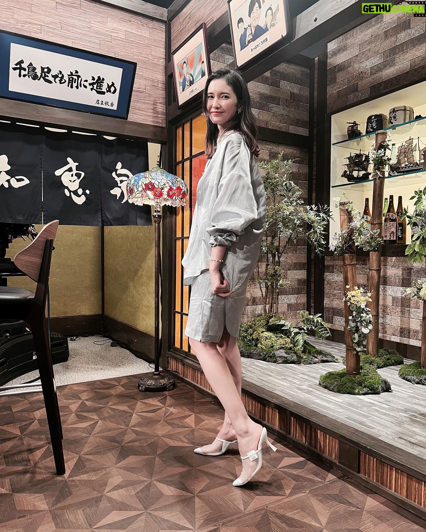 Saya Ichikawa Instagram - さ⇨ こんや秋山ロケの地図 & 知恵泉 秋山ロケの地図はパイロット版以来!いつの間に衣装がジャージじゃくなってた 知恵泉は信長&秀吉 Eテレ 「先人たちの底力 知恵泉」 4/2 22:00〜 テレビ東京「秋山ロケの地図」 4/2 23:05〜 #衣装 は #セットアップ@aoiwanaka.official #タンクトップ @chignon_official #ミュール @yelloshoes_official #ピアス #リング #バングル@bijou_de_m #スタイリスト @masacott__ #秋山ロケの地図 #ブルゾン @henai_official #プルオーバー #ニットパンツ @a_ccordion #シューズ @shaka_footwear #スタイリング @kanna_manabe #ヘアメイク #菅長ふみ ちゃん