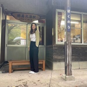 Saya Ichikawa Instagram - 麺鉄の新作、あした放送です！
今回は愛知と岐阜で麺食べまくり鉄道乗りまくり。
最高でした。
お時間許す方は是非。
⁡
BS-TBS 「麺鉄 ～メン食い鉄道　絶景の旅～早秋の中部編」
１０月29日 21:00〜22:55
⁡
J-WAVE 「Orient Star TIME AND TIDE」
毎週土曜　２１時〜
@jwavetimeandtide 
聴き逃しはポッドキャストにて
⁡
NHKfm 「x（かける）クラシック」
毎週日曜　１４：００〜１５：５０
毎週月曜　8:00〜
聴き逃しは らじるらじるにて
⁡
テレビ東京 「ローカル路線バス乗り継ぎ対決旅　大宮＆川越で街ガチャ争奪バト」
11月1日 18:25〜21:00
⁡
#ニットトップス @faddistortion
#ボトムス @labelleetude_official
#ヘアメイク @hairmake_chibamariko 
#スタイリスト @kanna_manabe 
#麺鉄