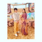 Sayaka Akimoto Instagram – 皆さん、ごきげんよう🙋‍♀️
『NHK高校講座・歴史総合』がNHK Eテレにて、4月4日から隔週水曜日午前10:00〜放送になります。

私が多国籍レストランのオーナーに扮し、お店の常連、牧田習君と共にお届け致します。

まさか、歴史に疎かった私が今年は歴史づいている！

歴史の点と点が線になって繋がっていく、不思議で面白い感覚を、皆さんと沢山共有出来たらと思っています。
私達と一緒に1年間、楽しく学んでいきましょうね📖✨
