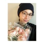Sayaka Akimoto Instagram – 京都での、撮影が終わりました。

素敵な方々とのお芝居や初めて挑戦するお芝居、沢山の学びがありました。
そして、スタッフの皆様の惚れ惚れするような職人の技。

仕事をする人の背中ってカッコいい！と改めて思わせてくれる場所。

一日でも多く撮影所に居たい。
そんな事を思っていますが、そんな事も言ってられないので、後ろ髪引かれながら次の地へ向かいます。

また、会えますように。

情報解禁をお楽しみに☺️
