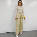 Sayaka Akimoto Instagram - マイナビBe a booster! 衣装です😊 ニット、パンツ nagonstans ピアス grossejapan 衣装も明るい色が増えて来ました🌸