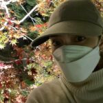 Sayaka Akimoto Instagram - 撮影終わりに、近藤芳正さんに教えて頂いた東寺のライトアップに。 立体曼荼羅も素敵でした。 京都は寺社仏閣が多くて、都民の私からしたらとっても羨ましい。 夜にお寺や神社に行けるなんて、なんて贅沢なんだ！と思ってしまうのです。 子供の頃から寺社仏閣に行くと、「いいなぁ、ここで布団を敷いて寝たいなぁ。」なんて考えていた無礼者でしたが、今も変わらず。 色々なお顔の仏像を拝みながら、気持ちが穏やかになっていくのを感じました。 最近は国内だけではなく、海外の友人にも日本の美しさや素晴らしさを感じて欲しいなぁ、なんて思いながら写真を撮る事が増えてきました。 自分の意識が変わってきているのを感じてちょっと楽しくなっています。 他にも教えて頂いた場所があるから、行ってみたいと思います。 魅力的な方々に囲まれて充実した日々を過ごしています☺️