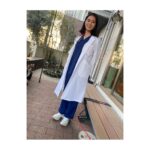 Sayaka Akimoto Instagram – 3月26日は『花咲万太郎の事件カルテ』の放送日でした。
皆様、観ていただけましたか？
ミステリーなのに、沢山の動物に癒される、なんだかとっても不思議な感覚になるドラマでしたね。
チロルチョコも食べたくなる…。万太郎先生にはマストアイテム！🍫
魅力的なキャストの皆様と、楽しいドラマに参加出来て嬉しかったです。短い日数の撮影でしたが、監督もスタッフさんも優しく迎えて下さり、とっても嬉しかったなぁ。

またお会い出来る日が来る事を願って🙏✨

３枚目はハヤブサのゼロ君。
目がつぶらでとっても綺麗だった。
動物達に囲まれて、のびのびとお芝居させて頂きました🥰

#花咲万太郎　の事件カルテ