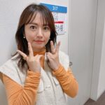 Sayaka Isoyama Instagram - 明日21時〜 フジテレビ系『ホンマでっか!?TV』に 出演させていただきます！ お掃除に役立つ情報満載！！ 私も収録後、早速実行しています！笑 ジレ.タートル.スカート @intimite_onemile イヤリング @threefourtime_official ネックレス.リング @cocoshnik_official パンプス @charleskeith_jp