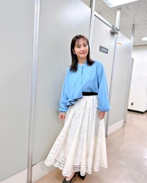 Sayaka Isoyama Instagram - 先日
NHK『あさイチ』さんに出演させていただきました！
今回は奈良県にもロケに行かせていただき、
素敵なお菓子や場所に触れる事ができました。
奈良県は好きで、ひとり旅でも行きます。
また行く日を楽しみにお仕事頑張ろう！！

スタジオ
靴 @modaclea

奈良ロケ
コート　@strawberry_fields_official
スカート　@noela_official