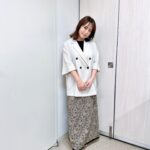 Sayaka Isoyama Instagram - 本日放送 テレビ東京系『世界が騒然！本当にあった(秘)衝撃ファイル』 今回は、紗理奈さんの興奮がすごいです笑 全身見えないので、衣裳はこんな感じで素敵だったよ。 半袖ジャケット @nomine_jp フリンジニット、スカート @rougeviflacle_official イヤリング、ブレス @vendomeboutique_official リング @plusvendome_official シューズ @aubannister_official