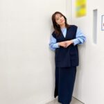 Sayaka Isoyama Instagram - 明日はこちらに出演します！！ ▼19時〜関西テレビ『ちゃちゃ入れマンデー』 ▼21時〜日本テレビ系『ザ！世界仰天ニュース』 ▼23:59〜日本テレビ系「午前0時の森」 1枚目〜 (仰天ニュース) ニットセットアップ、ブラウス @newans.official @ow_pressroom イヤリング、リング @refaire.tokyo イヤカフ、リング @warmth.tokyo シューズ @dianashoespress 3枚目〜 (ちゃちゃ入れマンデー) ベスト @verseau_jp シャツ @sirin_jp 5枚目〜 (午前0時の森) ビスチェ、ニット @mystrada_official スカート @jusglitty_official