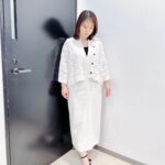 Sayaka Isoyama Instagram - 先日出演させていただいた TBSテレビ『サンデージャポン』さん 今回は、新作の虎に翼のモノマネを。 いつものモノマネより ビバリー聴いてくれている太田さん以外の皆さんが キョトンとする音が聞こえてくるぐらいの空気でした。 メンタル鍛えられます！！ クロシェカーデ、ワンピース @abahousemavie イヤリング 、リング @phoebe_official サンダル @piche_abahouse_official