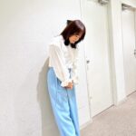Sayaka Isoyama Instagram - お世話なっている テレビ東京『よじごじDays』 いつも美味しいグルメ盛り沢山で幸せです♪ スタジオの雰囲気が柔らかくて素敵です。 ワンピース @casa_fline タートルカットソー @kobe_lettuce ブラウス @m_maglie_le_cassetto_official パンツ @superiorcloset_ined_official