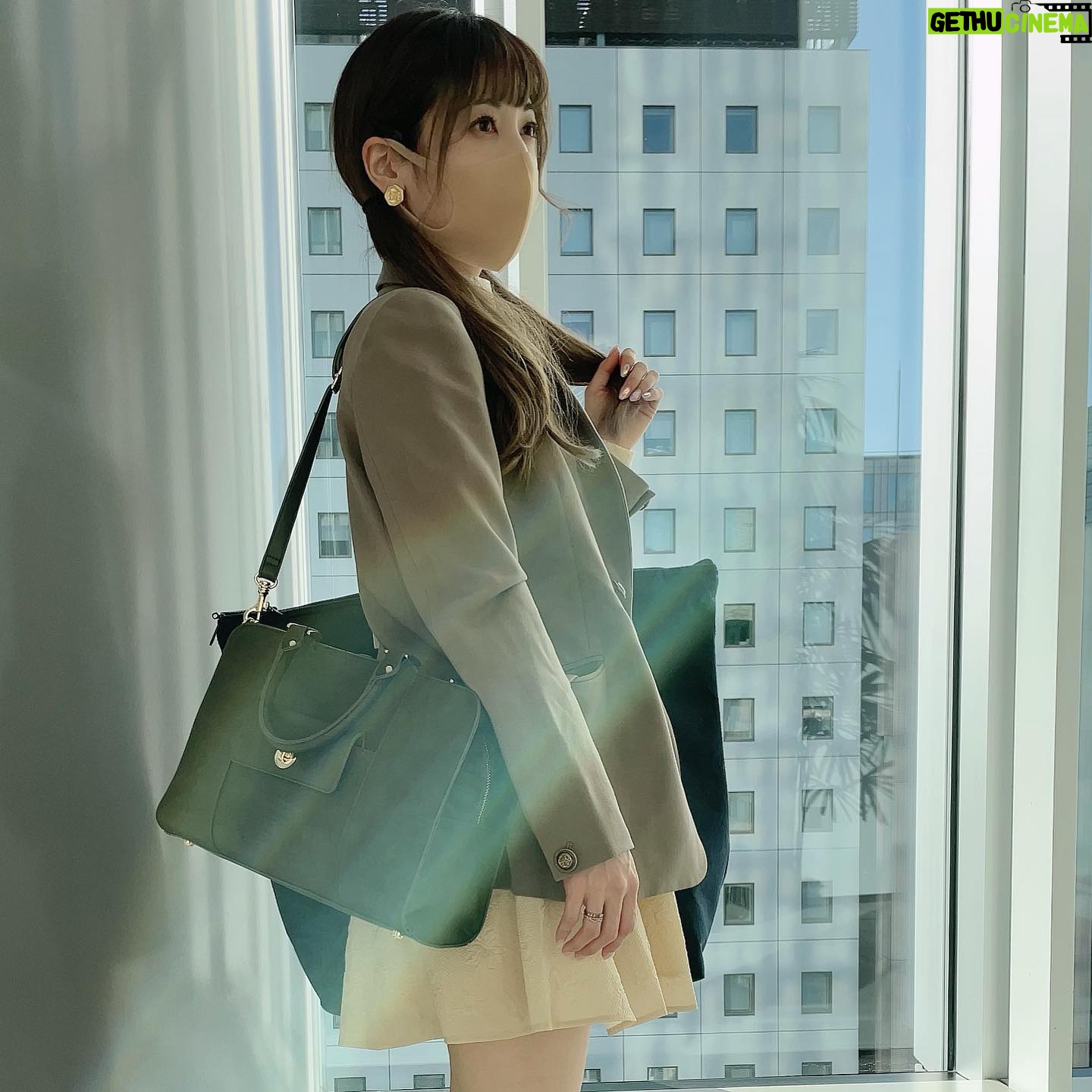 Sayaka Kanda Instagram - canoneの商談です。 秋服を着てお直しからの冬服も発注させていただきます。 私服はイヤリングとジャケットとバッグがcanoneです。 今日はリースも。 皆さんが喜んでくださると良いなぁ。 #canone
