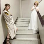 Sayaka Kanda Instagram – ルカになった前ちゃんと！
1枚目はなんだかよく分からないポーズです。笑
2枚目は、あれなんだか前に違う人として逢ったことありませんか…？です。
#王家の紋章
#前山剛久 
#ルカ
#キャロル