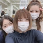 Sayaka Kanda Instagram - 可愛い可愛い綺咲愛里ちゃん💕 お顔が好みなので見ていて幸せです。笑 素敵なミタムン✨ 今日は待ち時間、3人でお喋りしています！ #王家の紋章 #綺咲愛里 #木下晴香 #ミタムンキャロル