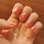 Sayaka Kanda Instagram – 東京公演からもう何回塗り直したかな?
今回ネイルはセルフでマニキュアを塗ってるので色々変えてます!
古代に行ってからのドレスに入っているカラーで差し色を入れたり、ちょっとキラキラさせたりワンカラーにしたり…
その中でも”キャロルピンク”なカラーがこちら。
Ducatoのナチュラルネイル136番。
1幕やテーベでのドレスのお菓子のようなピンク色にいちばんぴったり合うカラーなんです。
違うピンクを試しても、なんか違うなぁとこっちに塗り直すことも。
大千穐楽までお世話になります^ ^
マニキュアって楽しいよね!
わたしもマニキュアプロデュースしてみたいなぁ。
