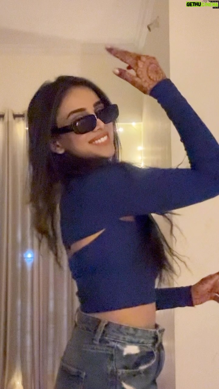 Sayali Salunkhe - 90.7K Likes - Just get your shit and Dafa hojao 😂🙏🏻