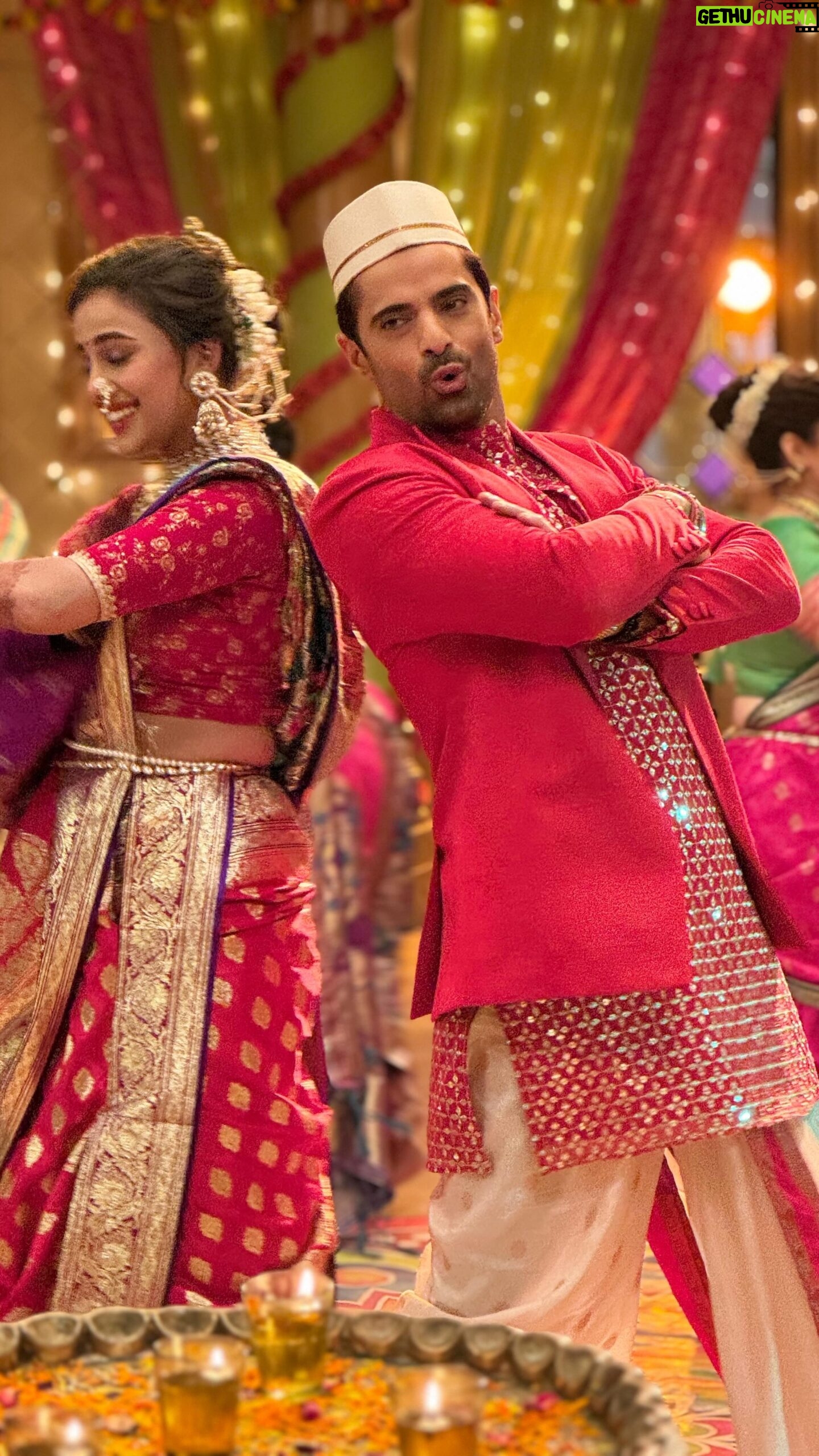 Sayali Salunkhe - 18.2K Likes - Such a wonderful sequence we shot yesterday where each one of us dressed up in Maharashtran attire and danced all the way On a another beautiful Marathi song ❤️ me myself can’t wait to see what we did n how will it look in the show . Will be glued to my screen tom at 9 pm ! What about you ? 

#KUVAN 
#baateinkuchankaheesi

@nishabedii you are ❤️