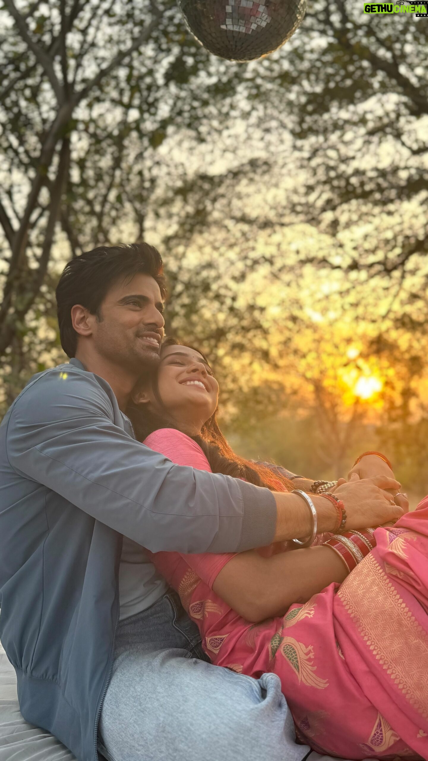 Sayali Salunkhe - 203.7K Likes - लग जा गले ✨
#hugday 
#kuvan
#baateinkuchankaheesi