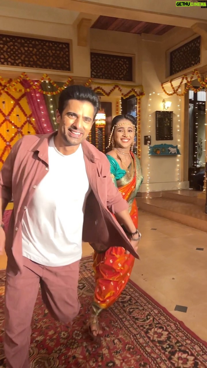 Sayali Salunkhe - 32.1K Likes - Run vandu run ! Everyone who’s watching the show would be praying for this visual . No ? Stay glued ..you never know of Kunal comes up with some plan to take her away ❤️ 

#kuvan #baateinkuchankaheesi