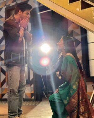 Sayali Salunkhe Instagram - Happy rose day 
#kuvan 
#baateinkuchankaheesi