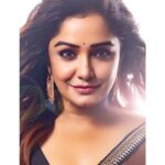 Sayantani Guhathakurta Instagram - 🥰🥰🥰... Mk up n hair - @makeupartist__deepak Stylist - @debjanighoshofficial Saree and jewellery - @alora_by_anindita Location - @thekolkatastudio Photographer - @rupsu_debnath_photography Shoot arranged by @magiclightproduction