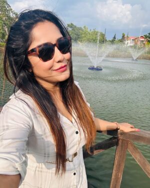Sayantani Guhathakurta Instagram - Don't wait for someone to bring the flowers 
Plant ur own garden and decorate your own soul 💚
Swipe left ◀️

#weekenddestination #resort  #closetonature  #greeneyes #flowers #flowerlove  #peaceful @ibiza_the_fern_resort_and_spa