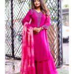 Sayantani Guhathakurta Instagram - অগোছালো মন 💕 Swipe left ◀️ My Outfit - @sansabypoojakapoor Hair & mk up - @sumitdas1095 Click - @anjandhauriphotography
