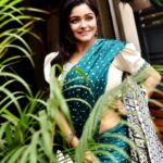 Sayantani Guhathakurta Instagram - কাজল কালো চোখে ... Mk up n hair - @makeupbysumanganguly Outfit- @anushree_malhotra_designs Click - @anirbansaha760