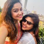 Sayantani Guhathakurta Instagram - নববর্ষের সাজগোজ , খানপিনা আর আড্ডা 🥰 Swipe left ◀️ #bengalinewyear #sareelove #bengalitraditionalfood