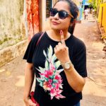 Sayantani Guhathakurta Instagram - Somewhere inside of all of us is the power to change our world. So think twice vote wise 🇮🇳 Swipe left ◀️