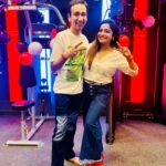 Sayantani Guhathakurta Instagram - @rivalsportsindia gym opening day ❤️ 1st sports gym in Kolkata .. swipe left ◀️ congratulations bro @sj_godlyk and @doctor.athlete . @rivalfitnessstudio 1st look by @t2telegraph .. spl thanks to @smita_rcee 🙏🏻 Wonderful write up @khatoonfarah