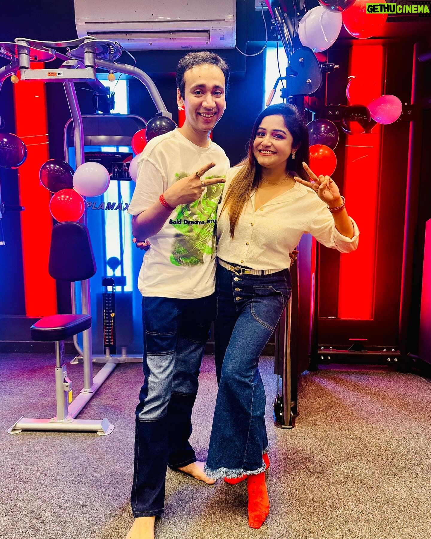 Sayantani Guhathakurta Instagram - @rivalsportsindia gym opening day ā¤ļø 1st sports gym in Kolkata .. swipe left āļø congratulations bro @sj_godlyk and @doctor.athlete . @rivalfitnessstudio 1st look by @t2telegraph .. spl thanks to @smita_rcee šš» Wonderful write up @khatoonfarah