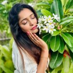 Sayantani Guhathakurta Instagram - Don't wait for someone to bring the flowers Plant ur own garden and decorate your own soul 💚 Swipe left ◀️ #weekenddestination #resort #closetonature #greeneyes #flowers #flowerlove #peaceful @ibiza_the_fern_resort_and_spa