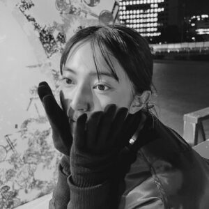 Sayu Kubota Instagram - OMG🧤🐇