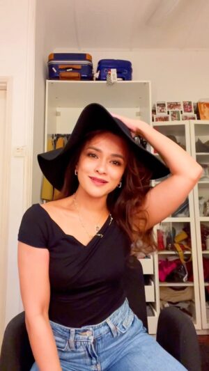 Sazzy Falak Instagram - It’s been a while since I wore a hat out 🤪💜 #sazfash #transitionvideo #transitionreels #sazzybuathal