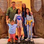 Sazzy Falak Instagram – Us at @kayuputilangkawi last night and back in 2021. Swipe to see us 3 years ago 😆 Not quite sure why the quality of the photo from last night was not as good as the one we took 3 years ago.
Once again, we had a grand time savouring the delicious food and went back to our villa with our hearts singing and tummies full!
#nashsazzylangkawi #imaanlilytiararoselangkawi #idrisnashnazrillangkawi