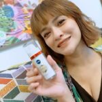 Sazzy Falak Instagram – What a life i’m living! Everything i ever wanted, I GOT IT. Let me let you in my secret!

Im using NIVEA Luminous630 Anti Age & Spot Serum Moisturizer to make my skin more youthful & glow. From Worlds No.1 Anti Spot Serum! It contains  Breakthrough Anti Spot ingredient that is proven 10x more effective than other renowned brightening ingredients! 

My gosh! Now my skin looks glowing, youthful and spotless! Go get yours now. Trust me it works! 

#myNIVEA #NIVEALuminous630 #TrustMeItWorks @mynivea